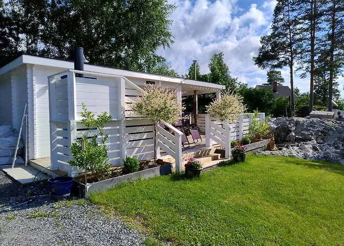 Koselig Liten Leilighet Med Hyggelig Uteplass